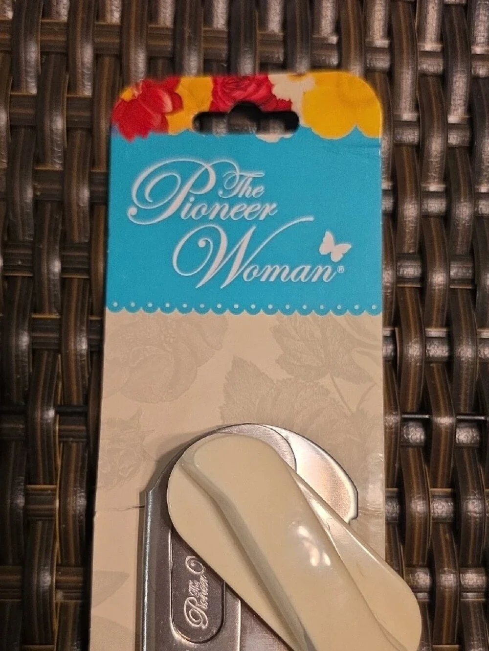 Pioneer Woman Vintage Floral Can Opener New